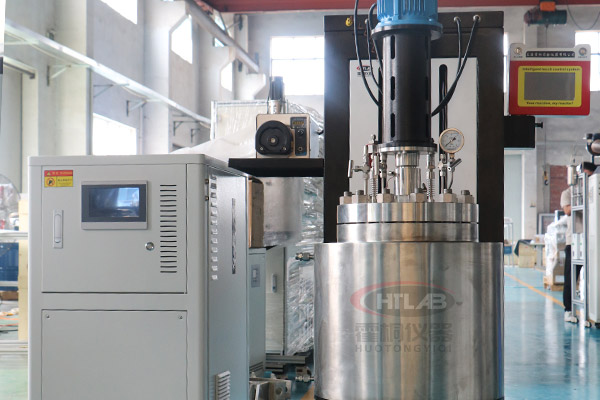 中試攪拌高壓反應釜配備智能檢測系統